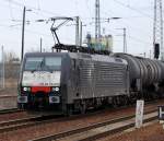 Hier noch als MRCE-Dispolok ES 64 F4-033 (Siemens Bj.2006) f�r CTL unterwegs, die inzwischen in ES 64 F4-209 umnummerierte Dispolok am 28.03.09 mit Kesselwagenzug bei der Durchfahrt im Bhf.