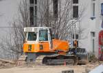 LIEBHERR Typ? Raupe der Fa.KEMMER im Einsatz Gro�baustelle Berlin Ostkreuz, 31.03.11