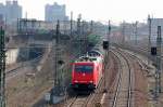 ATC-Mietlok der HGK 2067/185 632-7 mit Kesselwagenzug Richtung Berlin-Spandau, 17.04.13 Berlin-Putlitzbr�cke.