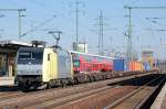 ITL Lok ES 64 F-902 (91 80 6152 197-0 D-ITL) mit Containerzug am 08.03.11 im Bhf.