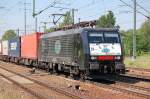 Nahaufnahme der MRCE Dispolok ES 64 F4-288 (91 80 6189 288-4 D-DISPO) mit Containerzug, 31.05.11 Bhf.