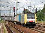 MRCE Dispolok ES 64 F4-205 (91 80 6189 205-8 D-DISPO) der ITL mit Containerzug, 15.07.11 Bhf.