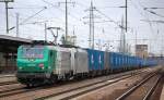 FRET 437026 Leasinglok f�r ITL hat ITL Lok 185 548-6 und Containerzug (Blaue Wand) am Haken, 14.03.12 Bhf.