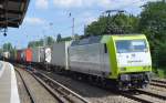 Captrain/ITL mit 145 095-6 und Containerzug am 24.07.15 Berlin-Köpenick.