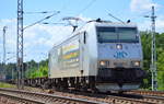 ITL 185 548-5 mit schwch ausgelastetem Containerzug am 28.07.17 Berlin-Wuhlheide.