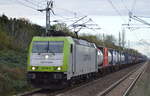 Captrain/ITL 185 581-6 mit Containerzug am 07.11.17 Berlin-Hohenschönhausen.