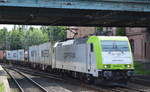 Captrain/ITL 185 581-6 und Containerzug am 20.06.17 Einfahrt Hamburger Hafen im Bf.