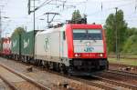 Railpool Leasinglok E 186 182-2 (Bombardier, Bj.2008) zu diesem Zeitpunkt f�r ITL im Einsatz, 09.05.09 Durchfahrt Bhf.