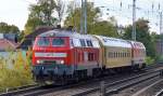 MEG 304 (218 390-3) mit DB Funkmesswagen und MEG 301 (229 120-1) am Ende des Zuges am 08.10.14 Richtung Bernau in Berlin-Karow.