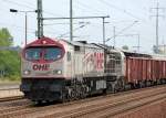 OHE Red Tiger 330092 (92 80 1250 005-6 D-OHE) mit Ganzzug offener G�terwagen am 17.08.11 Bhf.