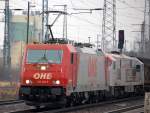 Alpha Trains Leasinglok 186 133-5 (91 80 6186 133-5 D-BTK, Bj.2007) f�r die OHE im Einsatz mit OHE 330090 (92 80 1250 008-0 D-OHE) + Ganzzug Schiebewandwagen unterwegs, 29.11.08 Durchfahrt Bhf.