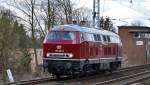 Ein sch�nes Highlight am heutigen Tag, die wirklich wie neu gl�nzende 215 001-9 (9280 1 225 001-7 D-RPRS, Krupp Bj.1968) von Railsystems RP Richtung Bernau am 13.04.15 Berlin-Karow.