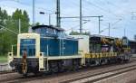 Railsystems RP GmbH mit ihrer 295 088-9 und einem Bauzug mit Drehgestellwagen mit Gerätecontainer und und einem wagen mit einer Baumaschine mit Drehbohrsystem am 16.07.15 Bhf.