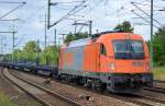 RTS mit 1216 902-7 und einem Ganzzug Langschienen-Transportwagen (leer) am 17.06.15 Durchfahrt Bhf.