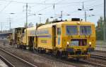 Spitzke Logistik mit Gleisstopfmaschine P&T 08-25 UNIMAT 3S-Y und Schnellschotterplaniermaschine SSP 110 SW am 02.10.14 Bhf.