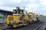 SPITZKE SE mit ihrer Gleisstopfmaschine P&T UNIMAT 09-475/4S + Schotterplaniermaschine SSP 110 SW am 18.04.16 Bf.