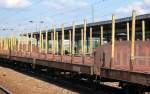Flachwageneinheit mit abgesengtem Fu�boden und ExTe-Rungen auf Konsolen vom Einsteller Transwaggon (meist genutzt f�r Holztransporte) mit der Nr.