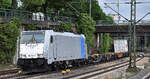 RTB CARGO GmbH, Düren [D] mit der geleasten Railpool lok  186 530-2  [NVR-Nummer: 91 80 6186 530-2 D-Rpool] und einem Containerzug am 27.05.25 Höhe Bahnhof Hamburg-Harburg.