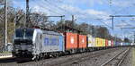 RTB CARGO GmbH, Düren [D] mit deer geleasten Railpool Vectron  6193 179  [NVR-Nummer: 91 80 6193 179-9 D-Rpool] und einem Containerzug am 01.04.25 Höhe Bahnhof Niederndodeleben.
