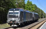 Möglicherweise? Retrack Germany GmbH, Hamburg [D] mit der ganz neuen geleasten Railpool Vectron  6193 192  [NVR-Nummer: 91 80 6193 192-2 D-Rpool] und  186 438-8  [NVR-Nummer: 91 80 6186 438-8