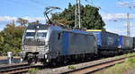 TX Logistik AG, Troisdorf [D] mit der geleasten Railpool Vectron  6193 125  [NVR-Nummer: 91 80 6193 125-2 D-Rpool] und einem KLV-Zug am 08.09.25 Höhe Bahnhof Magdeburg-Neustadt.