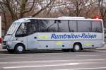 Ein kleinrer MB Typ? Reisebus vom Veranstalter Rumtreiber-Reisen, 21.01.11 N�he S-Bhf.