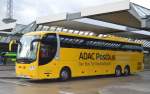 Ein ADAC Postbus (Rheinland Touristik), ein Scania Typ OmniExpress am 14.01.15 ZOB Berlin.