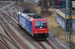 Re 482 040-3 m�glicherweise im Moment an LOCON vermietet am 20.12.11 Richtung Berlin-Spandau, Berlin-Beusselbr�cke.