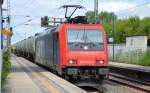 SBB Cargo Mietlok Re 482 046-0 mit tschechischen Kesselwagenzug am 07.07.14 Durchfahrt Bhf.