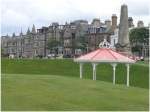 St.Andrews ist ber�hmt wegen seiner Golfpl�tze. Man k�nnte hier �berall Golf spielen, denn die Rasenfl�chen sind millimeter genau geschnitten. (04.08.2008)
