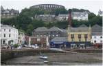 The Oban Distillery mitten im St�dtchen Oban mit Mc Caig`s Tower.