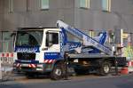 MAN TGL 8.150 mit Arbeitsb�hne der Mietfirma EASY-LIFT, 20.11.12 Berlin-Pankow.