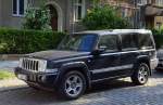 Ein SUV Kombi, der Jeep Commander (Produktionszeitraum 2006-2010), 06.06.15 Berlin-Pankow.