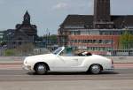Leider nur ein Schnappschuss, ein OLDTIMER CABRIO VW Karmann Ghia (Danke f�r die Hilfe), 06.05.13 Berlin-Putlitzbr�cke.