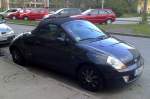 Schon ein eigent�mlicher Anblick, der Ford streetKa als Cabrio in schwarz, 27.04.12 Berlin-Pankow.