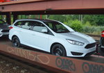 Eine Lieferung fabrikneuer Ford Focus (Ford Focus Turnier) wahrscheinlich aus dem Saarland (Fordwerk in Saarlouis) Richtung Nordosten am 11.07.16 Bf.