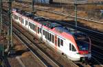 VIAS FLIRT 404 f�r die ODEG mit dem RE4 nach Rathenow, 28.12.12 Berlin-Putlitzbr�cke.