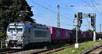 METRANS a.s., Praha [CZ] mit ihrer neuen Vectron  383 446-2  [NVR-Nummer: 91 54 7383 446-2 CZ-MTR] und einem Containerzug am 11.08.25 Höhe Bahnhof Magdeburg-Neustadt.