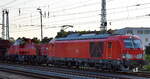 DB Cargo AG, Mainz [D] mit ihrer Vectron Dual Mode Light Lok  249 010  [NVR-Nummer: 90 80 2249 010-0 D-DB] + der Voith Gravita 10 BB  261 011_1  (NVR:  92 80 1261 011-1 D-DB ) und einem gemischten