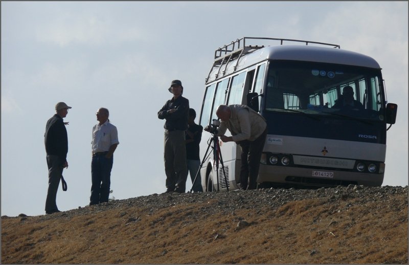 Wir als Touristen auf der Suche nach Fotomotiven im Hochland Eritreas. (27.10.2008)